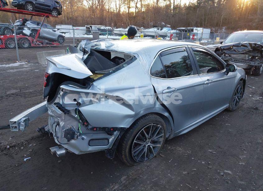 Photo 4 of 2022 Toyota Camry SE AWD (VIN 4T1G11BK3NU072709)