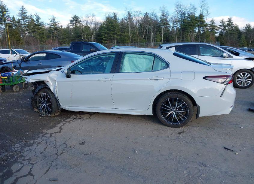 Photo 15 of 2024 Toyota Camry SE (VIN 4T1G11BK3RU110123)