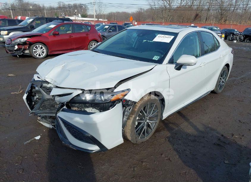 Photo 2 of 2022 Toyota Camry SE AWD (VIN 4T1G11BK4NU060911)