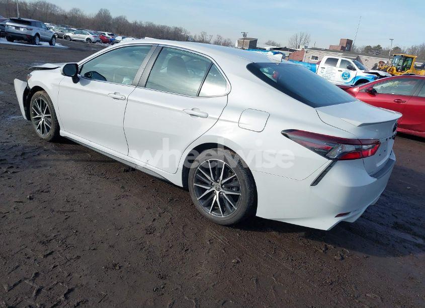 Photo 3 of 2022 Toyota Camry SE AWD (VIN 4T1G11BK4NU060911)