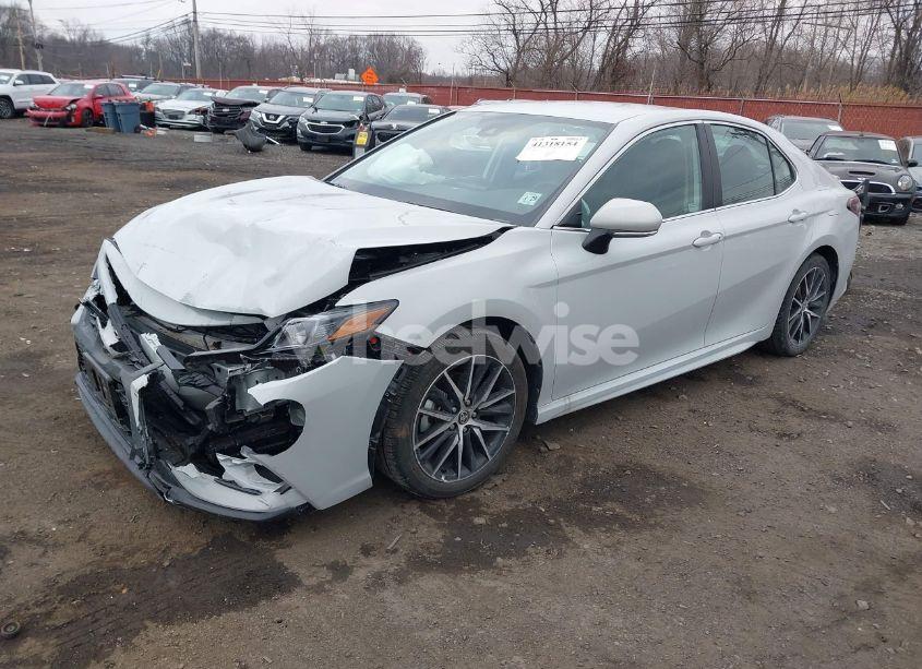 Photo 2 of 2024 Toyota Camry SE (VIN 4T1G11BK5RU121091)