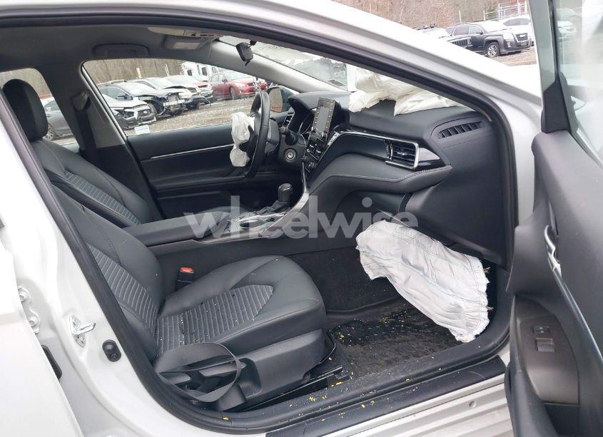 Photo 5 of 2024 Toyota Camry SE (VIN 4T1G11BK5RU121091)