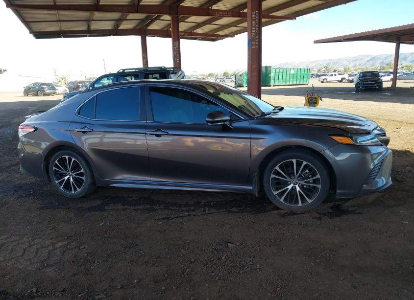 Photo 13 of 2020 Toyota Camry SE AWD (VIN 4T1G11BK6LU006183)