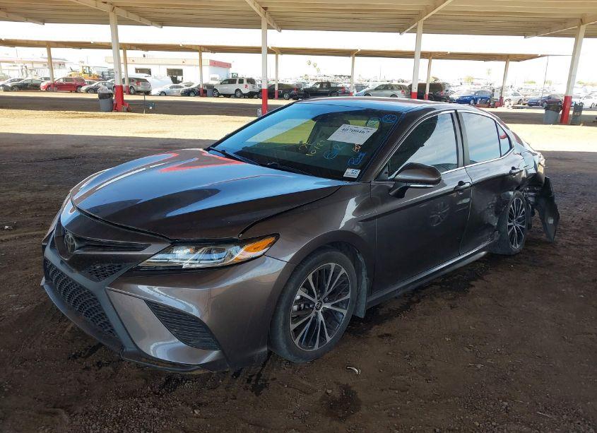 Photo 2 of 2020 Toyota Camry SE AWD (VIN 4T1G11BK6LU006183)