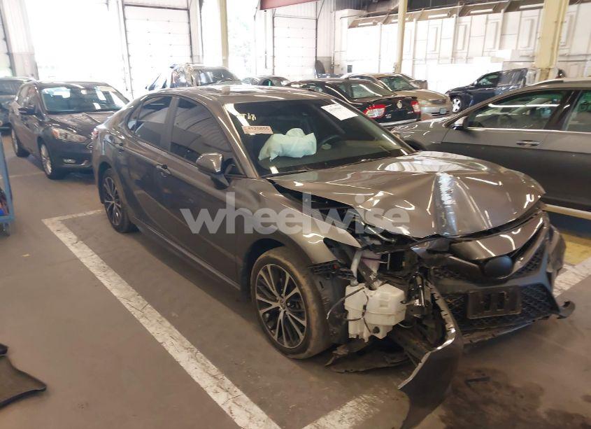 2020 Toyota Camry SE AWD (VIN 4T1G11BK6LU011335) main photo