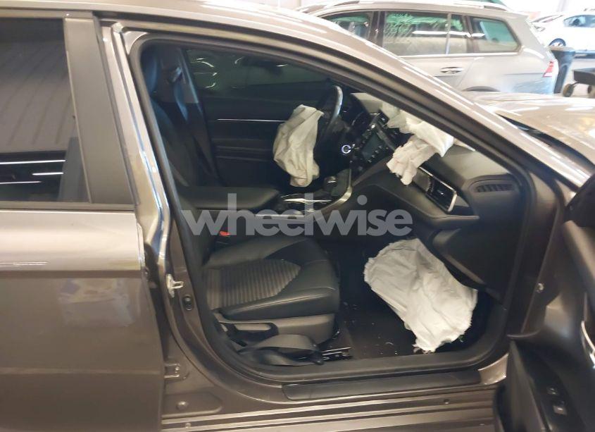 Photo 5 of 2020 Toyota Camry SE AWD (VIN 4T1G11BK6LU011335)