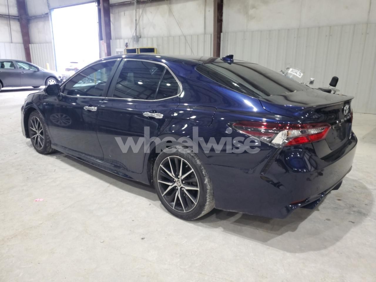 Photo 2 of 2021 TOYOTA CAMRY SE (VIN 4T1G11BK6MU035698)