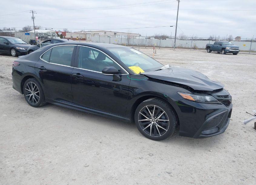 2022 Toyota Camry SE AWD (VIN 4T1G11BK6NU071361) main photo