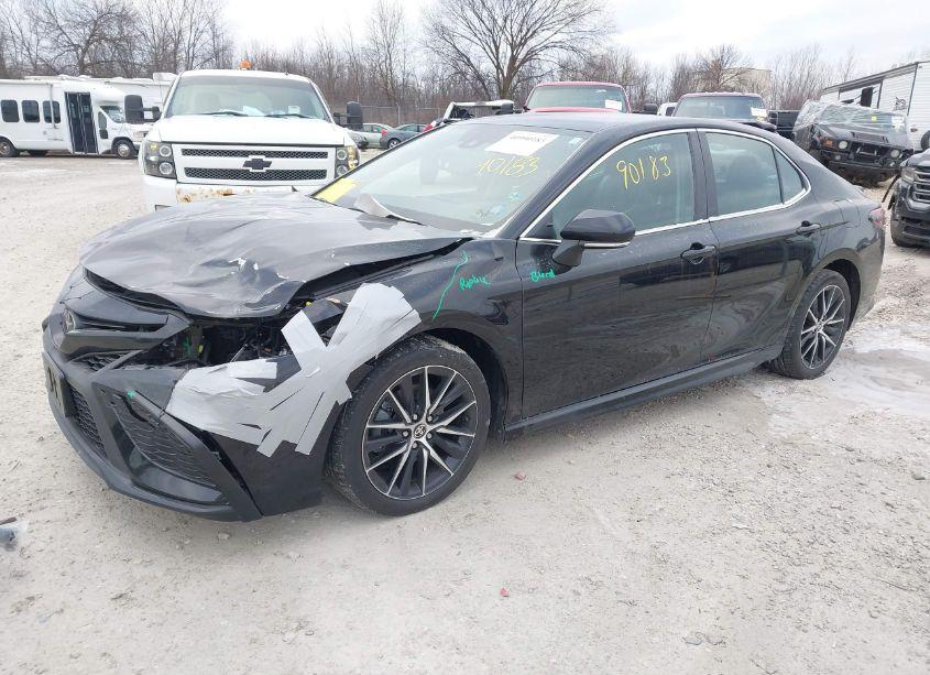 Photo 2 of 2022 Toyota Camry SE AWD (VIN 4T1G11BK6NU071361)