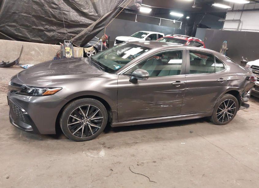 Photo 15 of 2024 Toyota Camry SE (VIN 4T1G11BK6RU110813)