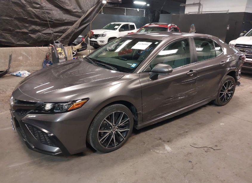 Photo 2 of 2024 Toyota Camry SE (VIN 4T1G11BK6RU110813)