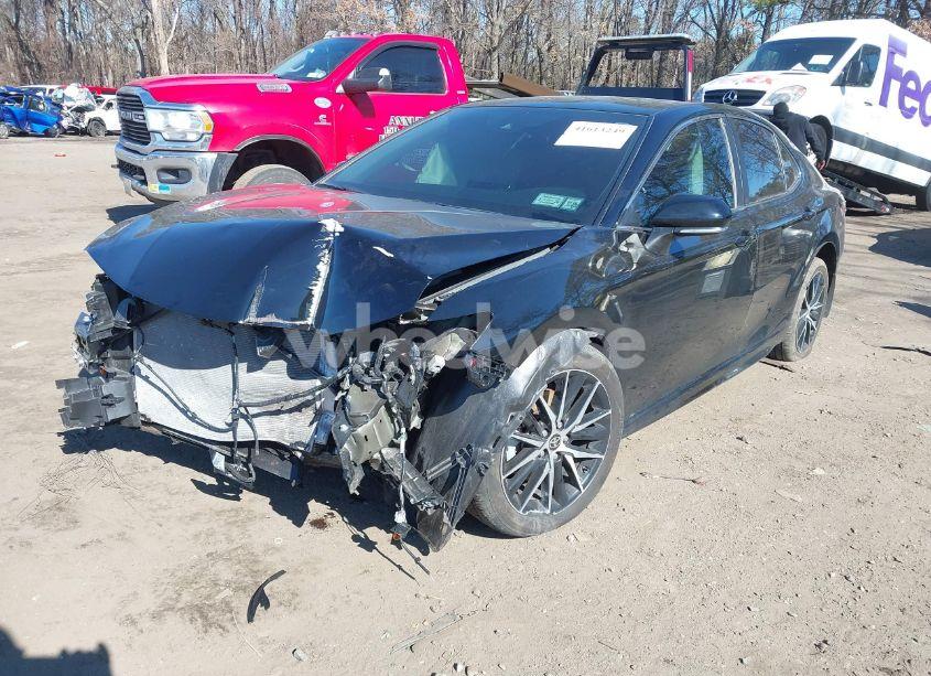 Photo 2 of 2024 Toyota Camry SE (VIN 4T1G11BK6RU119706)