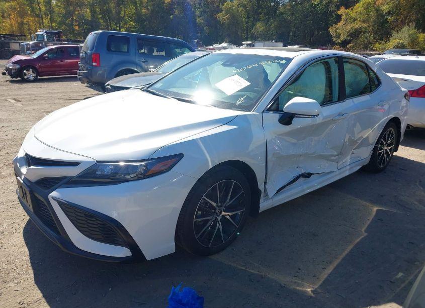 Photo 2 of 2024 Toyota Camry SE (VIN 4T1G11BK6RU128955)