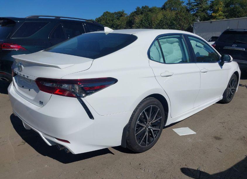 Photo 4 of 2024 Toyota Camry SE (VIN 4T1G11BK6RU128955)