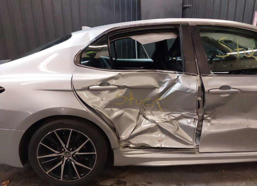 Photo 18 of 2021 Toyota Camry SE AWD (VIN 4T1G11BK7MU030932)