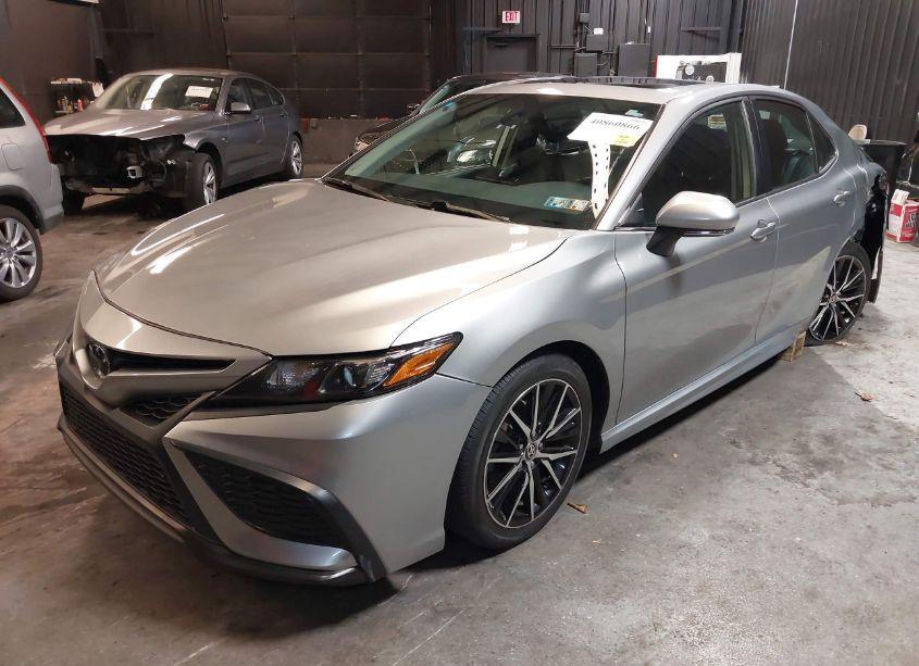 Photo 2 of 2021 Toyota Camry SE AWD (VIN 4T1G11BK7MU030932)