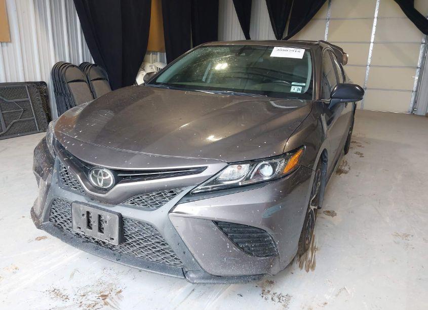 Photo 2 of 2020 Toyota Camry SE AWD (VIN 4T1G11BK8LU004838)