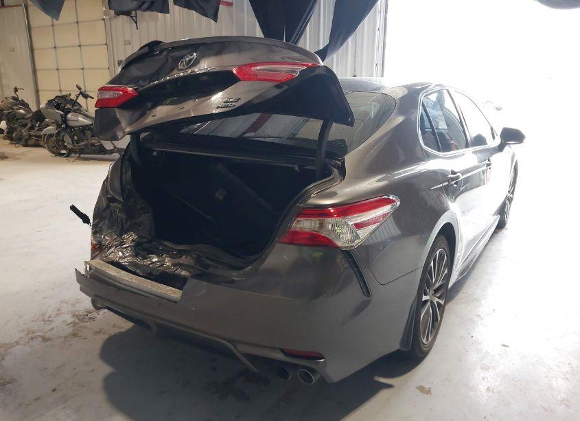 Photo 4 of 2020 Toyota Camry SE AWD (VIN 4T1G11BK8LU004838)