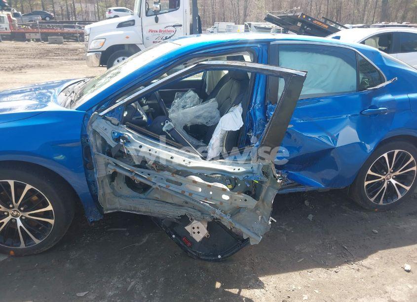 Photo 6 of 2020 Toyota Camry SE AWD (VIN 4T1G11BK9LU016562)