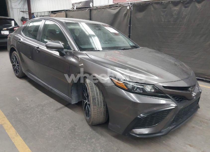 2022 Toyota Camry SE AWD (VIN 4T1G11BK9NU053940) main photo