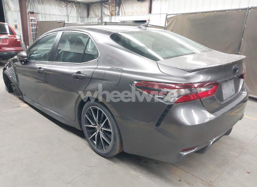 Photo 3 of 2022 Toyota Camry SE AWD (VIN 4T1G11BK9NU053940)