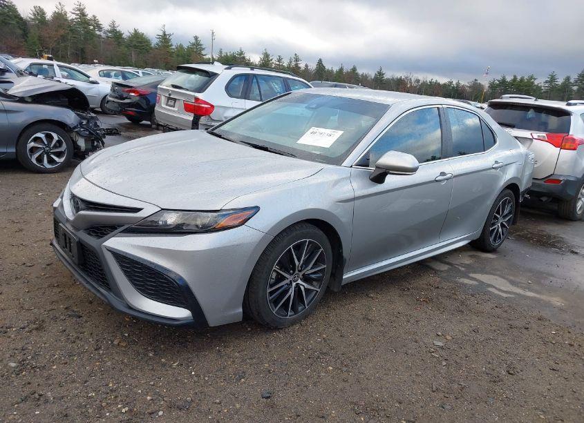 Photo 2 of 2022 Toyota Camry SE AWD (VIN 4T1G11BK9NU066915)