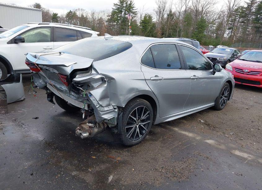 Photo 4 of 2022 Toyota Camry SE AWD (VIN 4T1G11BK9NU066915)