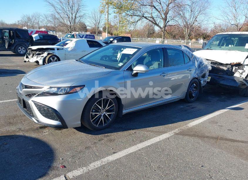 Photo 2 of 2024 Toyota Camry SE (VIN 4T1G11BK9RU112815)