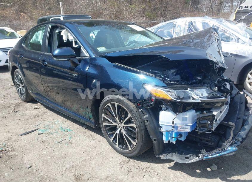 2020 Toyota Camry SE AWD (VIN 4T1G11BKXLU002444) main photo