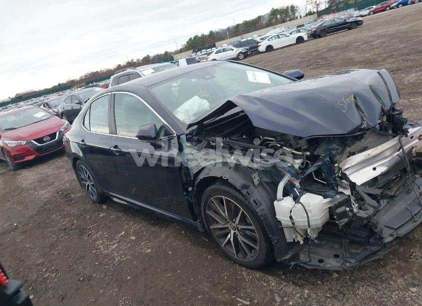 2022 Toyota Camry SE AWD (VIN 4T1G11BKXNU065708) main photo