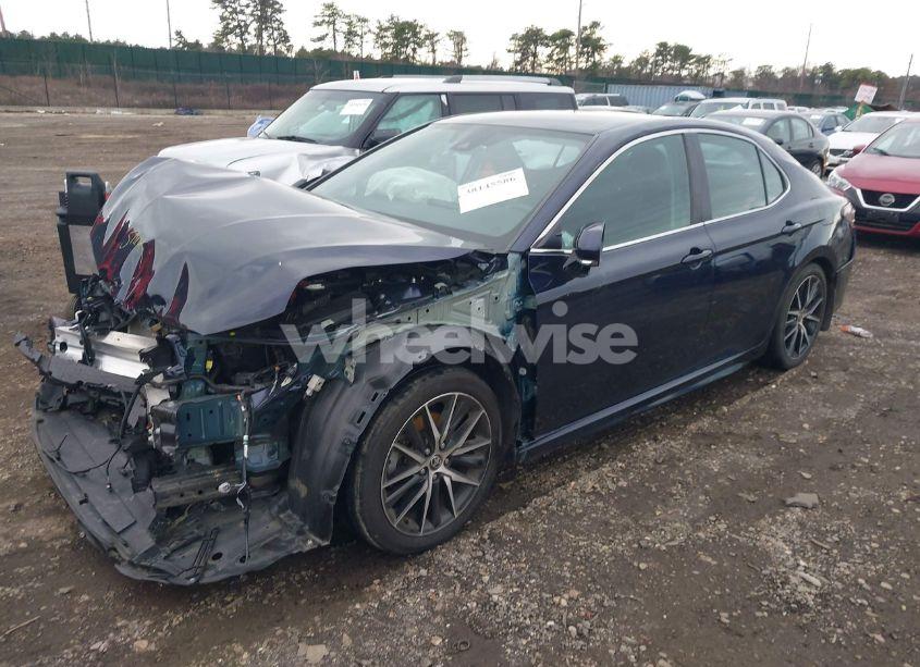 Photo 2 of 2022 Toyota Camry SE AWD (VIN 4T1G11BKXNU065708)