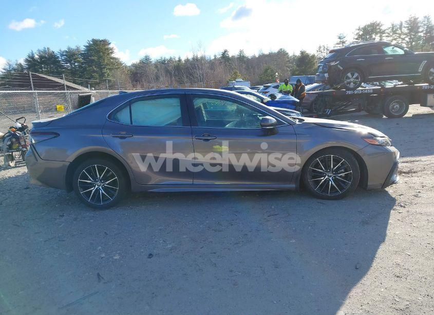 Photo 13 of 2024 Toyota Camry SE (VIN 4T1G11BKXRU117683)