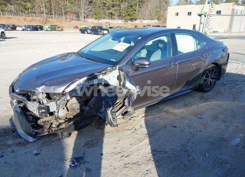 Photo 2 of 2024 Toyota Camry SE (VIN 4T1G11BKXRU117683)