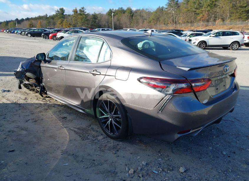 Photo 3 of 2024 Toyota Camry SE (VIN 4T1G11BKXRU117683)