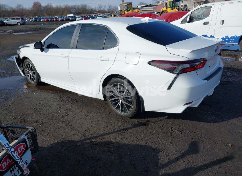 Photo 3 of 2024 Toyota Camry SE (VIN 4T1G11BKXRU127971)