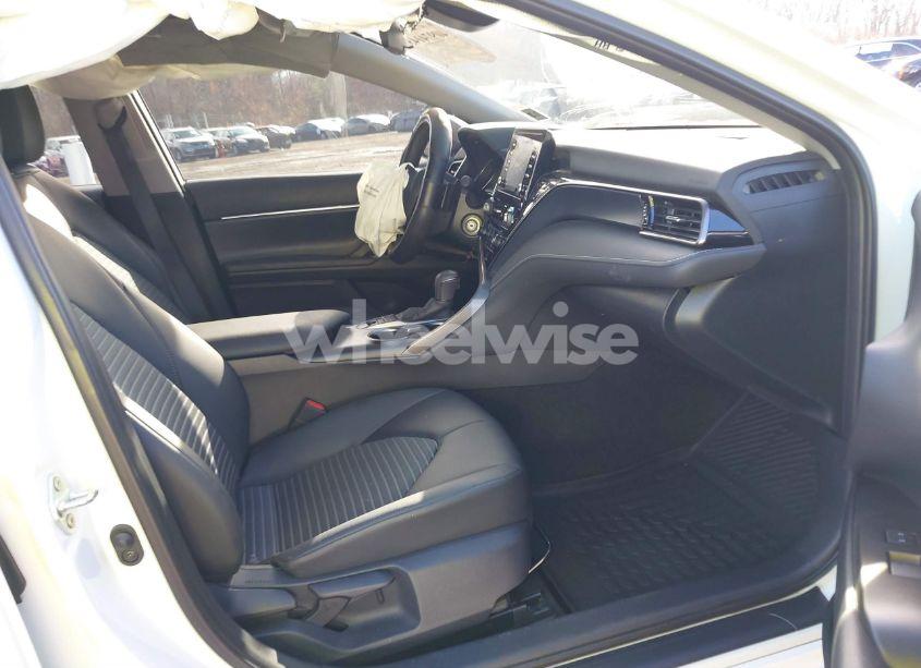 Photo 5 of 2024 Toyota Camry SE (VIN 4T1G11BKXRU127971)