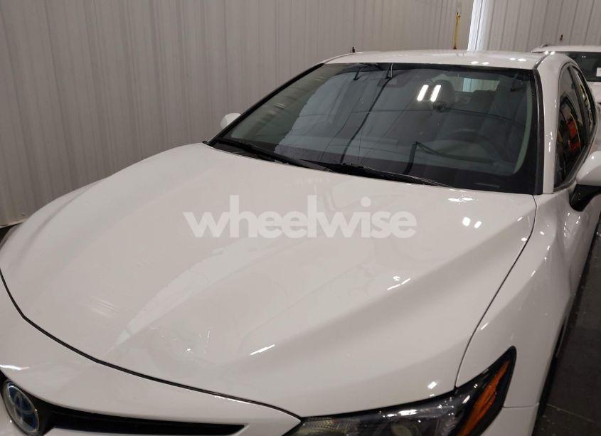 Photo 6 of 2022 Toyota Camry SE HYBRID (VIN 4T1G31AK0NU597691)