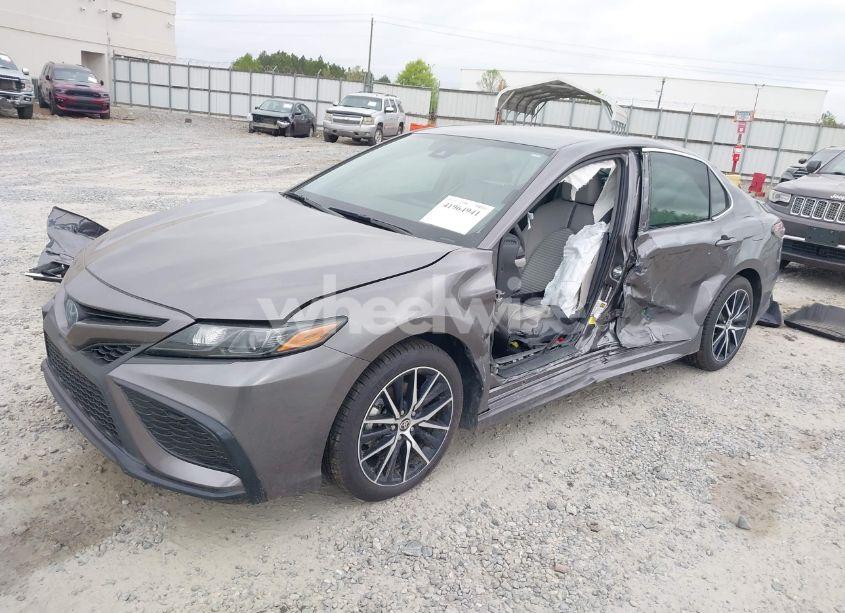 Photo 2 of 2023 Toyota Camry SE HYBRID (VIN 4T1G31AK0PU609521)