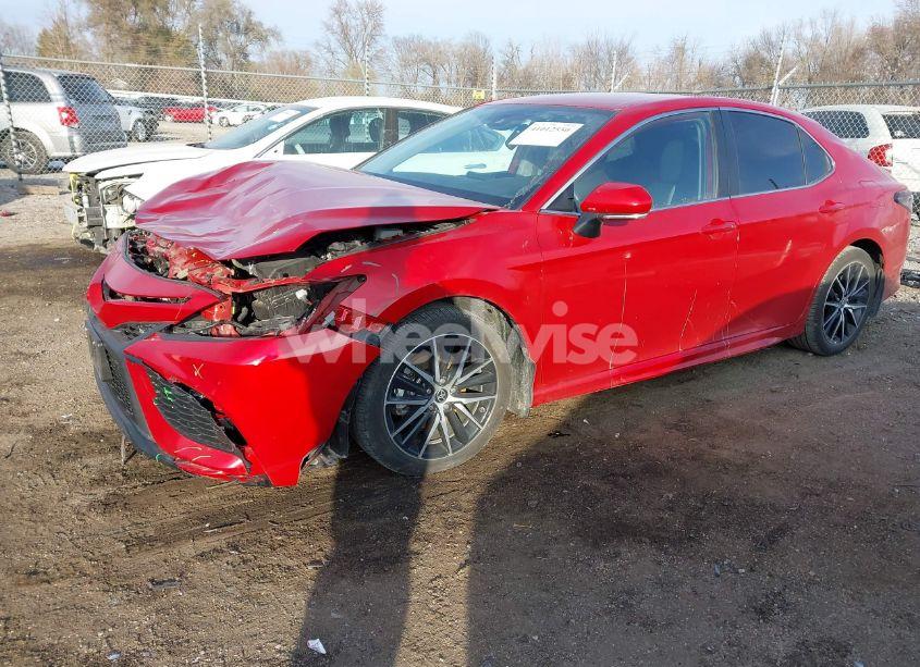 Photo 2 of 2024 Toyota Camry HYBRID SE (VIN 4T1G31AK0RU063466)