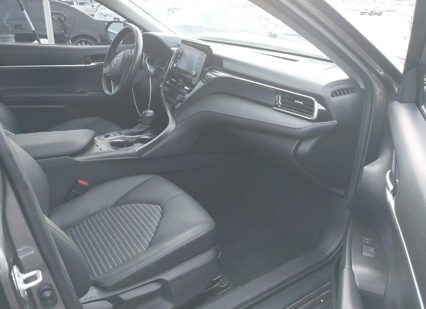 Photo 5 of 2024 Toyota Camry HYBRID SE (VIN 4T1G31AK2RU063078)