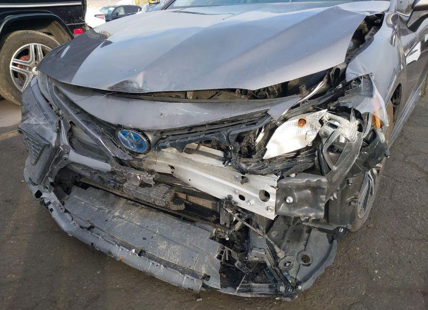 Photo 6 of 2024 Toyota Camry HYBRID SE (VIN 4T1G31AK2RU063078)