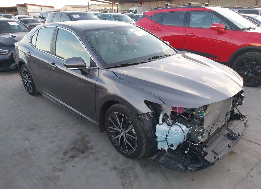 2024 Toyota Camry HYBRID SE (VIN 4T1G31AK2RU624198) main photo