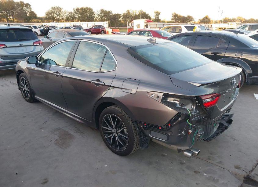 Photo 3 of 2024 Toyota Camry HYBRID SE (VIN 4T1G31AK2RU624198)