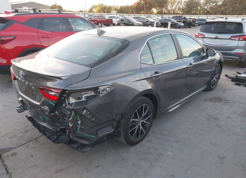 Photo 4 of 2024 Toyota Camry HYBRID SE (VIN 4T1G31AK2RU624198)