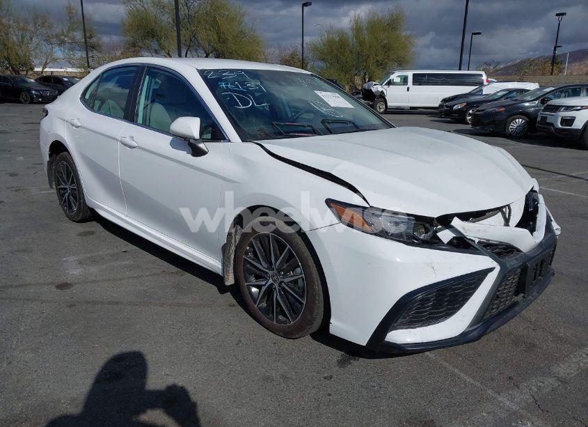 2024 Toyota Camry HYBRID SE (VIN 4T1G31AK2RU631913) main photo
