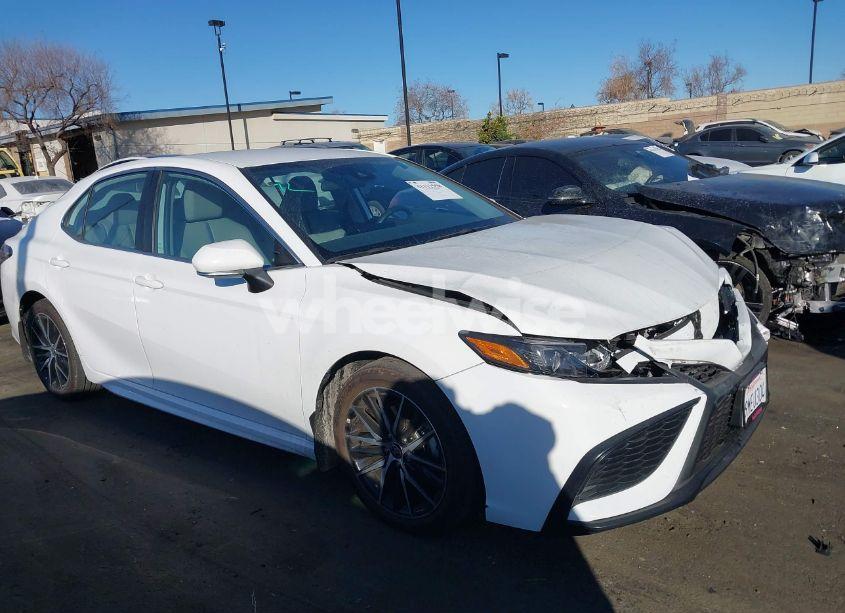 Photo 13 of 2024 Toyota Camry HYBRID SE (VIN 4T1G31AK2RU631913)