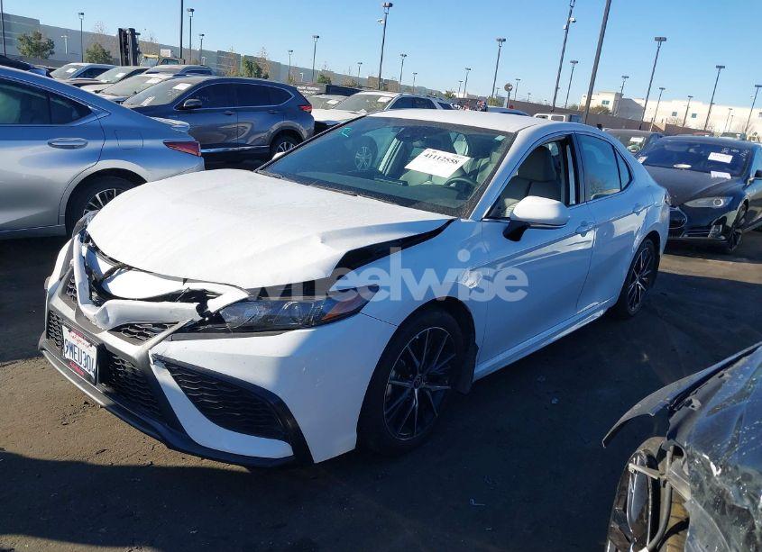 Photo 14 of 2024 Toyota Camry HYBRID SE (VIN 4T1G31AK2RU631913)