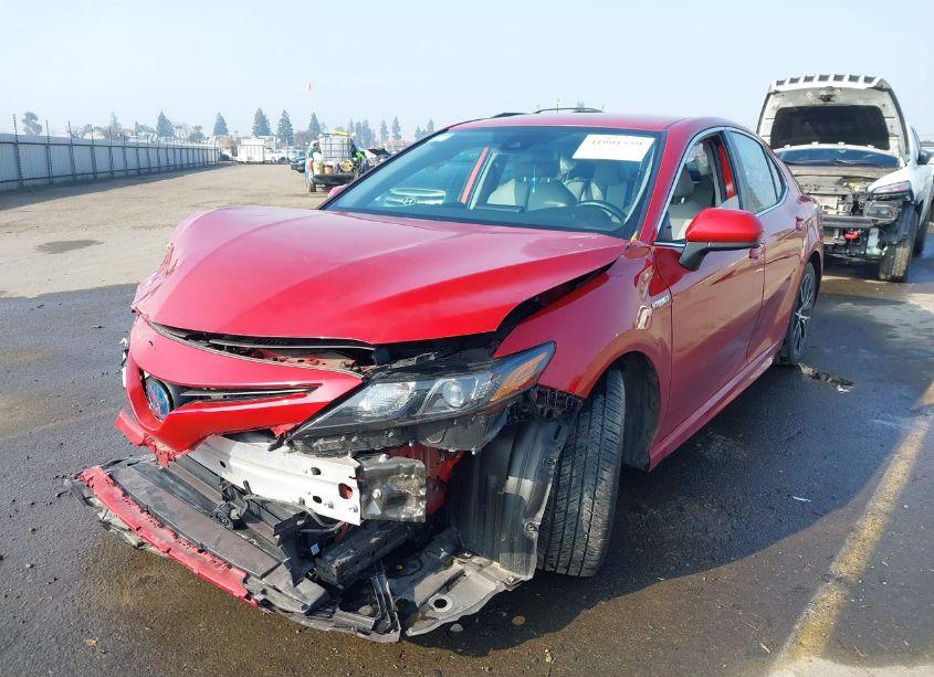 Photo 2 of 2021 Toyota Camry SE HYBRID (VIN 4T1G31AK3MU029692)