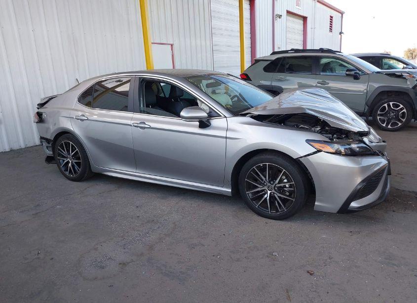 Photo 12 of 2024 Toyota Camry HYBRID SE (VIN 4T1G31AK3RU074574)