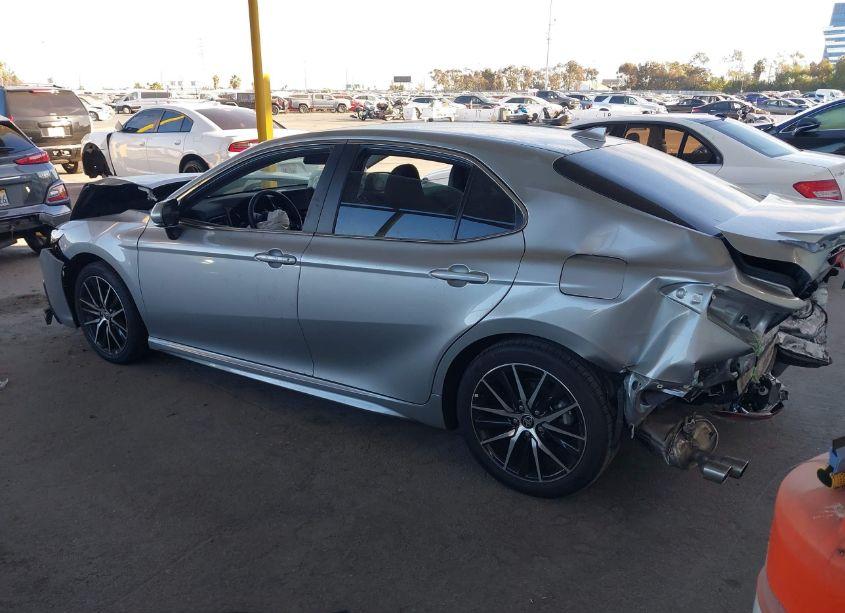 Photo 3 of 2024 Toyota Camry HYBRID SE (VIN 4T1G31AK3RU074574)